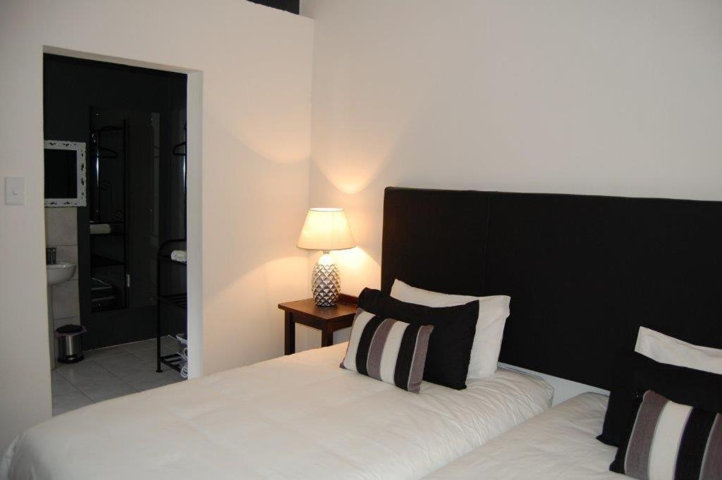 7 Cities Guesthouse Cradock Ngoại thất bức ảnh