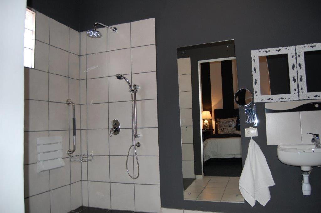 7 Cities Guesthouse Cradock Ngoại thất bức ảnh